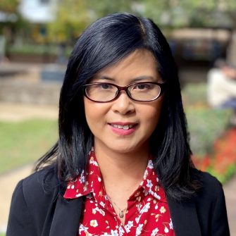 Headshot of Hoa Nguyen