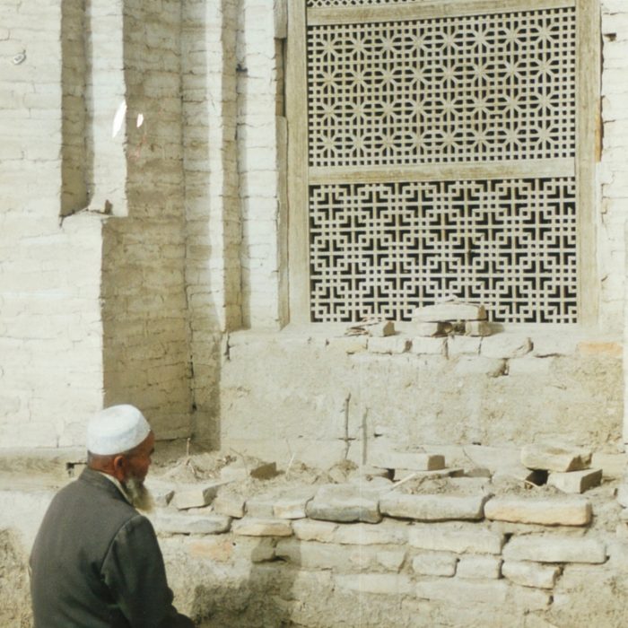 Man praying family yarkant