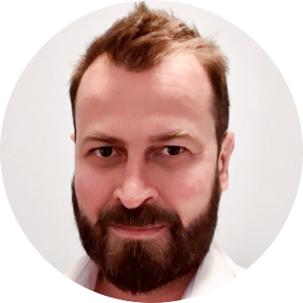 Chat Moffiet headshot