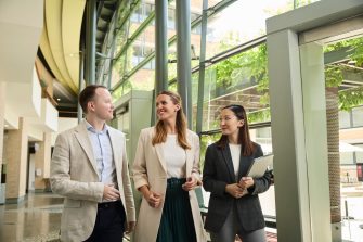AGSM student wearing smart business clothes