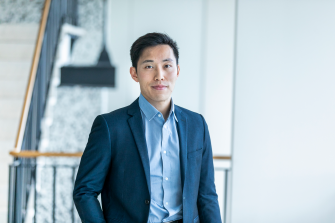 2022-09-Wilson-Hua-headshot-honours