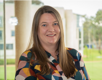 Helen Dickinson headshot