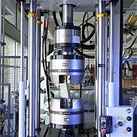 Instron 8804 Axial Servohydraulic Machine