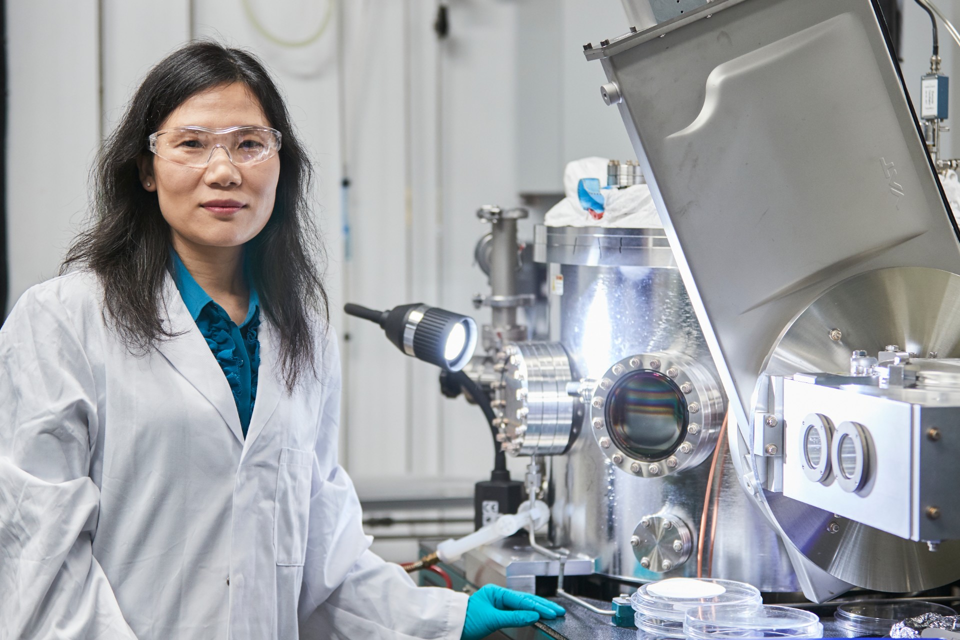 Xiaojing Hao working in her laboratory in the Tyree building, Kensignton campus UNSW.