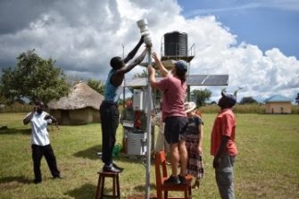 2021-10-people-using-water