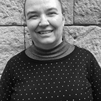 Anne Poljak headshot