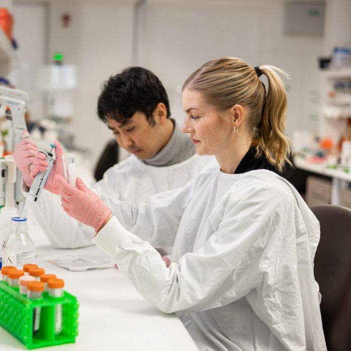 sobs-students-in-lab