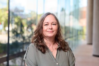 Ravit Danieli-Vlandis Headshot