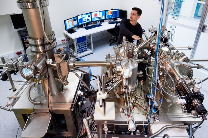 silicon-quantum-computing-hero