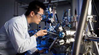 Student in UNSW materials science lab