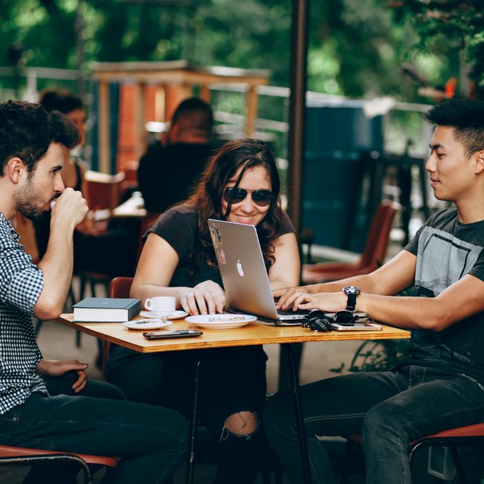 Students working in a cafe