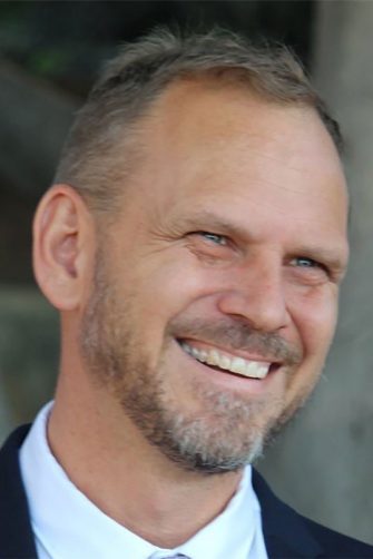 Headshot of Stuart Turville