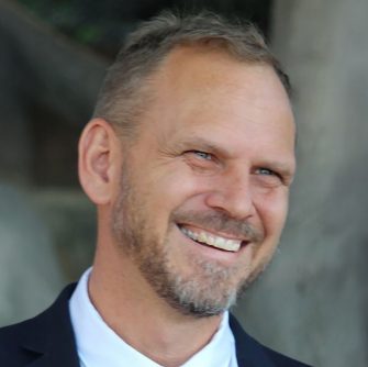 Headshot of Stuart Turville