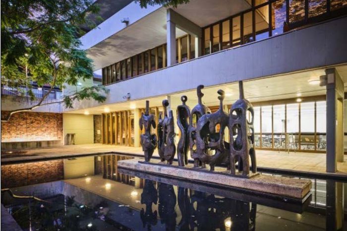 Bert Flugelman - Six figure group