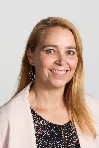 Penny Martens headshot