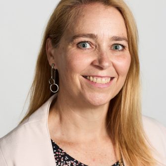 Penny Martens headshot