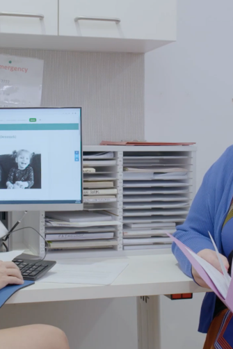 Iva Strnadova, Julia Loblinzk Refalo, Emma Palmer