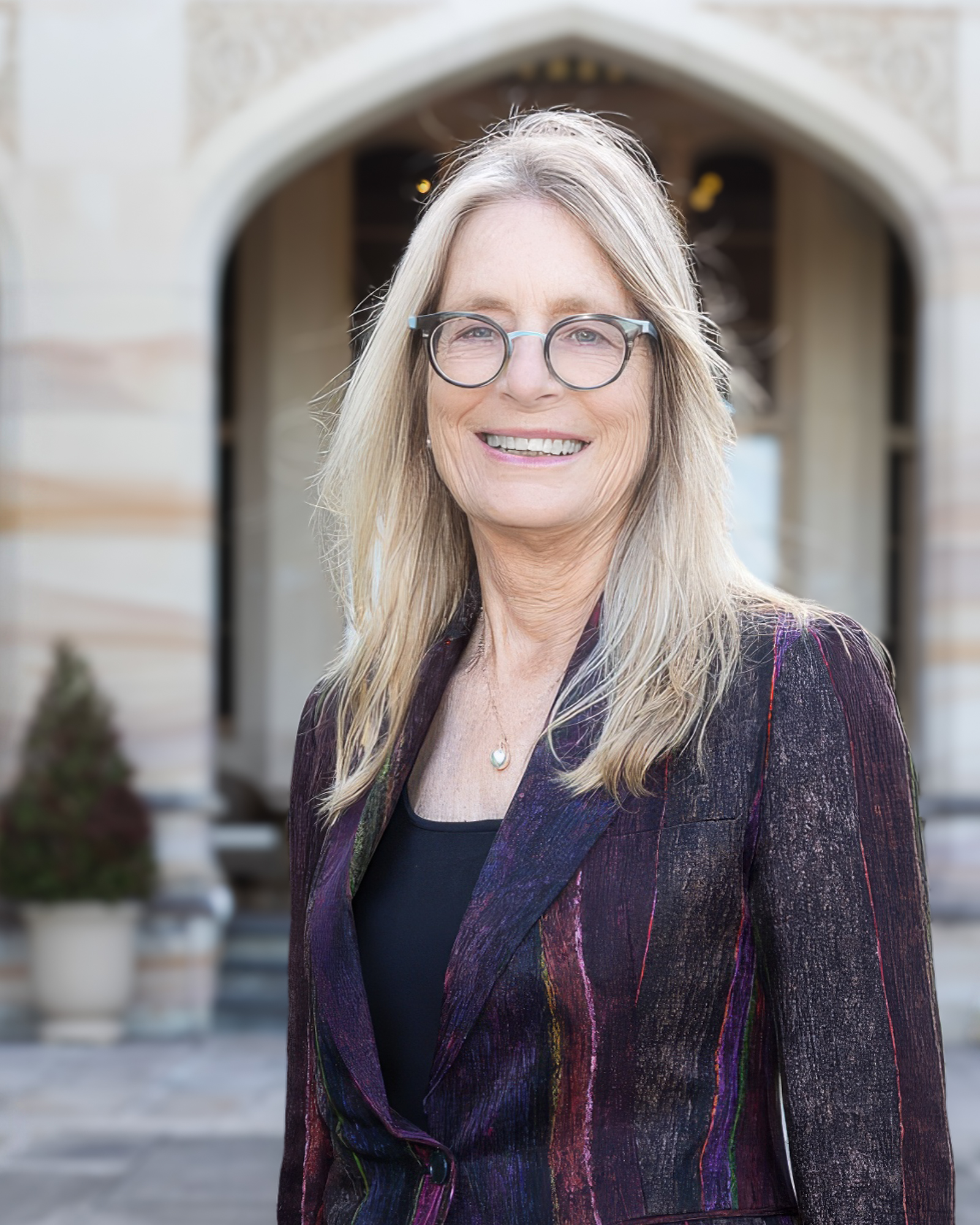 A headshot image of Helen