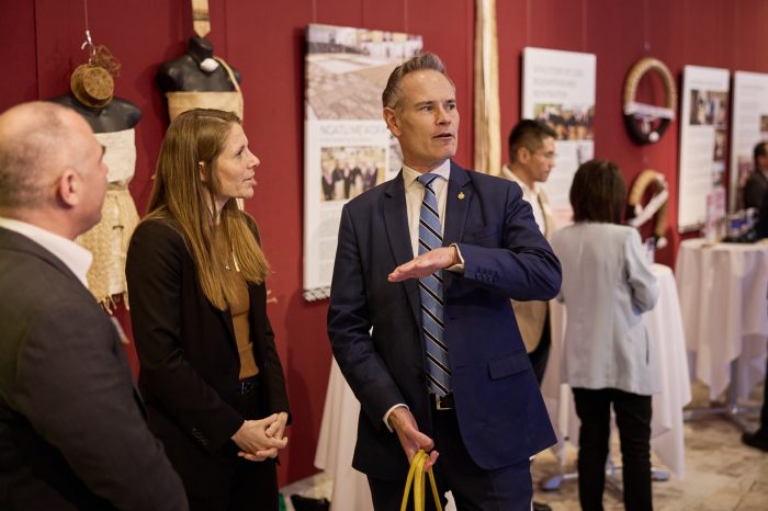 UNSW Energy Institute CEO Dani Alexander (middle) speaking to NSW Shadow Minister for Small Business Tim James. 