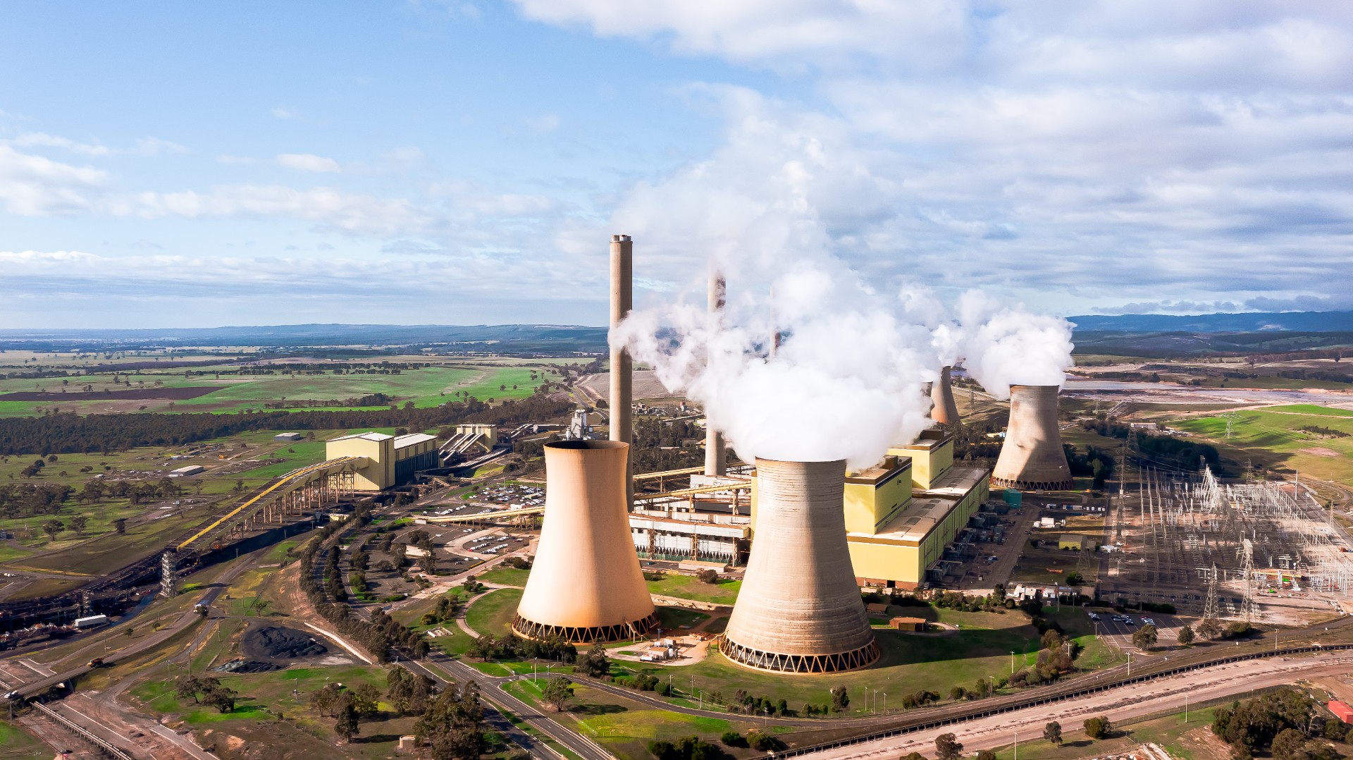 Power plant emitting smoke