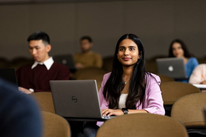 Students at UNSW Sydney Kensington campus