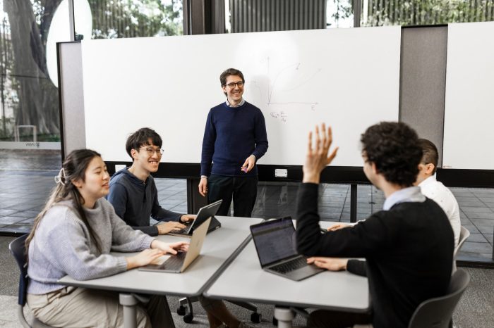 Students at UNSW Sydney Kensington campus