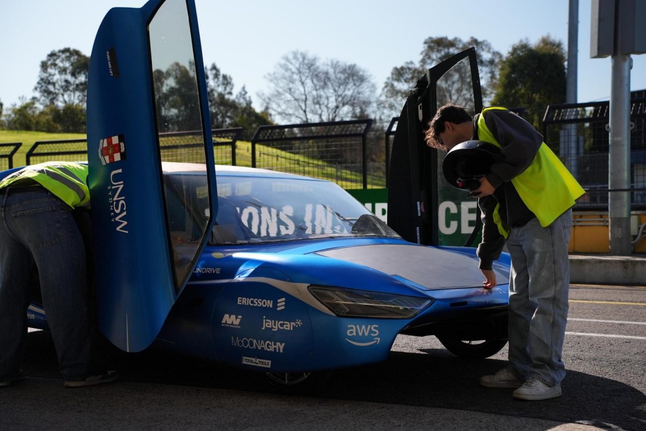 UNSW students preparing Sunswift 7 for the Bridgestone World Solar Challenge