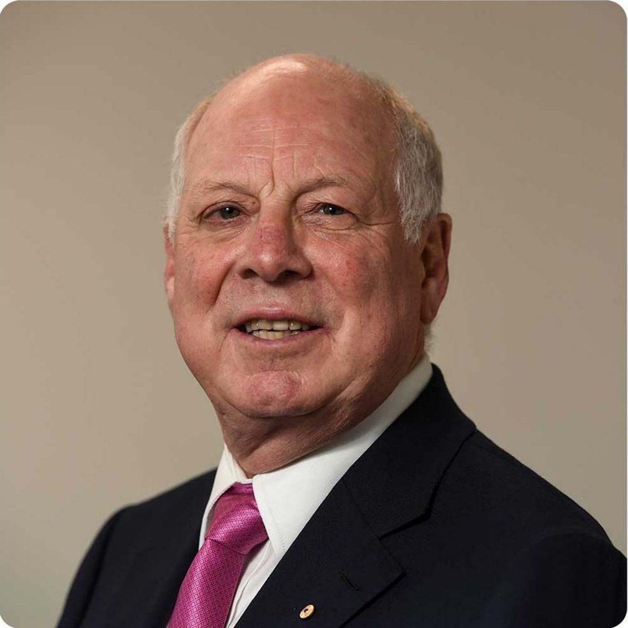 Headshot of Andrew Michelmore