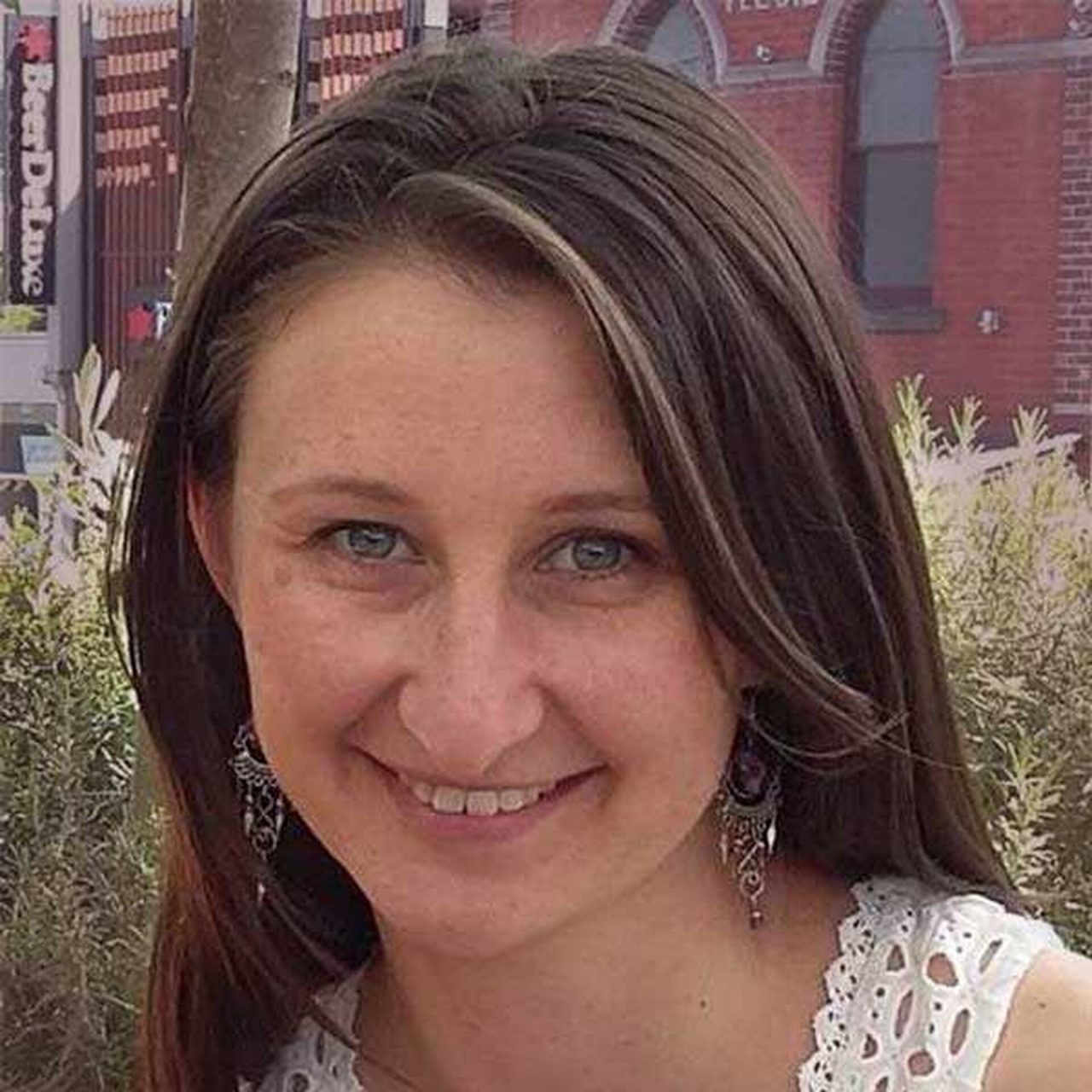 Headshot of Meg Thomson